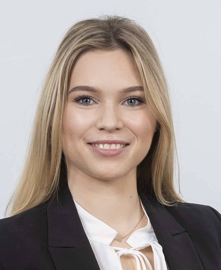 Frau Julia Vogtmann